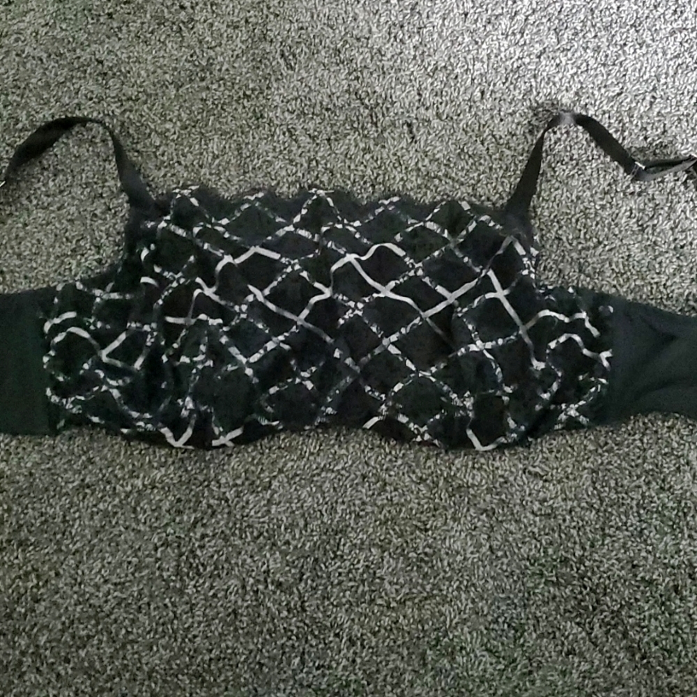 46D Cacique bra